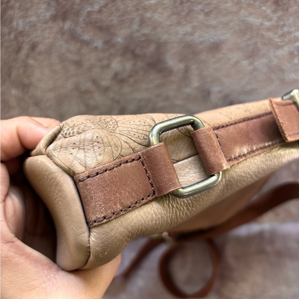 The Sak Tan Leather Embossed Floral Mandala Crossbody Bag Happy & Free Lining - Picture 7 of 11